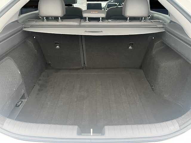 Hyundai Ioniq 1.6 GDi Hybrid Premium SE 5dr DCT