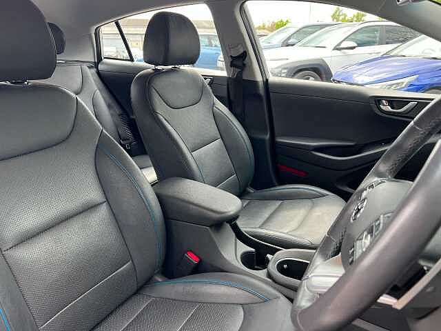 Hyundai Ioniq 1.6 GDi Plug-in Hybrid Premium SE 5dr DCT