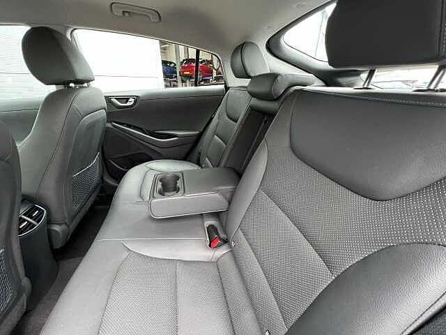 Hyundai Ioniq 1.6 GDi Plug-in Hybrid Premium SE 5dr DCT