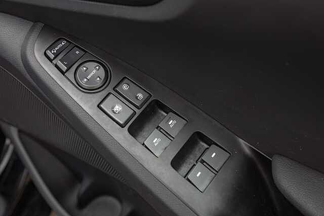 Hyundai IONIQ 100kW Premium 38kWh 5dr Auto