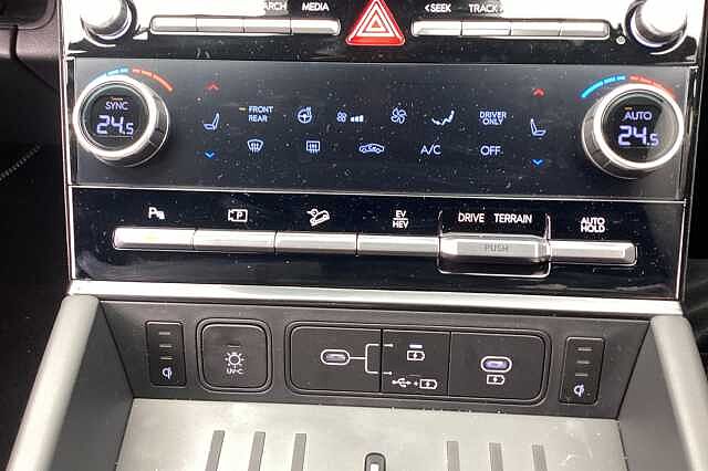 Hyundai SANTA FE 1.6 TGDi PHEV Calligraphy 5dr 4WD Auto [6 Seats]