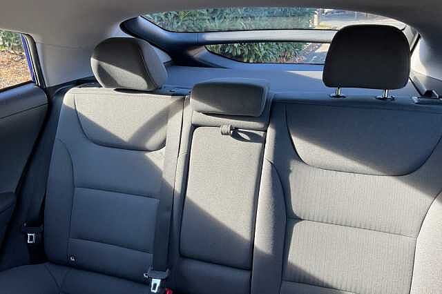 Hyundai IONIQ 1.6 GDi Hybrid Premium 5dr DCT