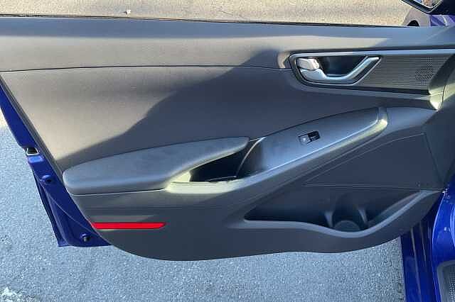 Hyundai IONIQ 1.6 GDi Hybrid Premium 5dr DCT