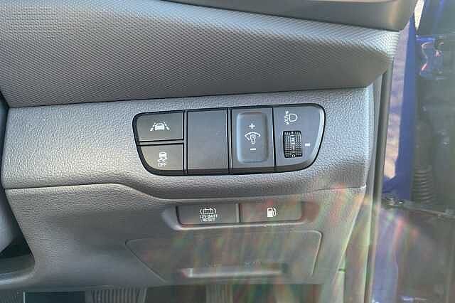 Hyundai IONIQ 1.6 GDi Hybrid Premium 5dr DCT