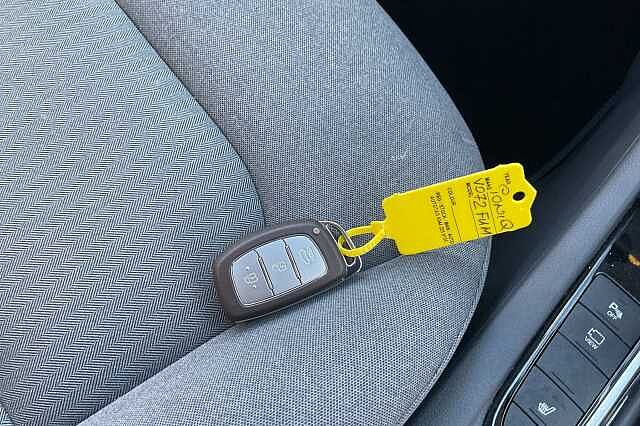 Hyundai IONIQ 1.6 GDi Hybrid Premium 5dr DCT