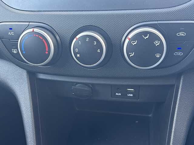 Hyundai i10 Play 1.0 MPi (66ps)