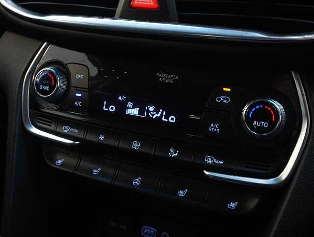 Hyundai Santa Fe 2.2 CRDi Premium SE SUV 5dr Diesel Auto 4WD Euro 6 (s/s) 7 Seat (200 ps)