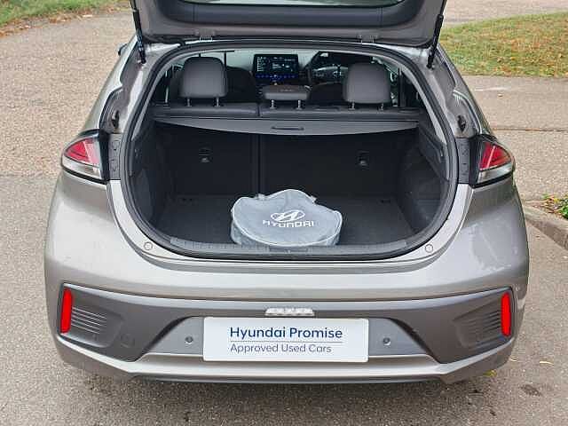 Hyundai IONIQ 1.6 GDi Plug-in Hybrid Premium SE 5dr DCT