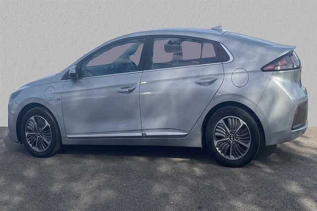 Hyundai IONIQ 1.6 GDi (105ps) Premium Plug-in Hybrid