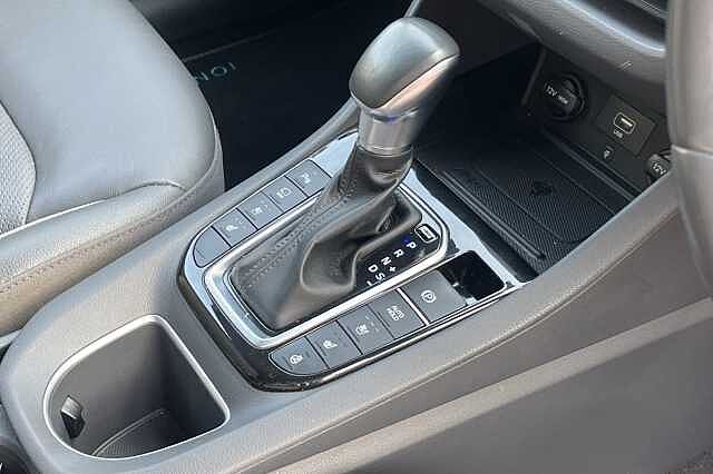 Hyundai IONIQ 1.6 GDi Hybrid Premium SE 5dr DCT