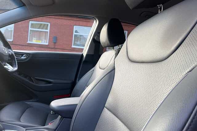 Hyundai IONIQ 1.6 GDi Hybrid Premium SE 5dr DCT