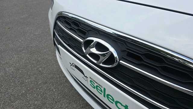 Hyundai ix20 1.6 SE Nav Hatchback 5dr Petrol Auto Euro 6 (125 ps)
