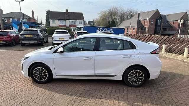 Hyundai IONIQ 38.3kWh Premium Hatchback 5dr Electric Auto (136 ps)